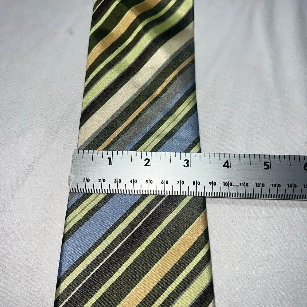 Banana Republic Neck Tie Men's One Size Striped & Geometric 100% Silk Lot of 2‎